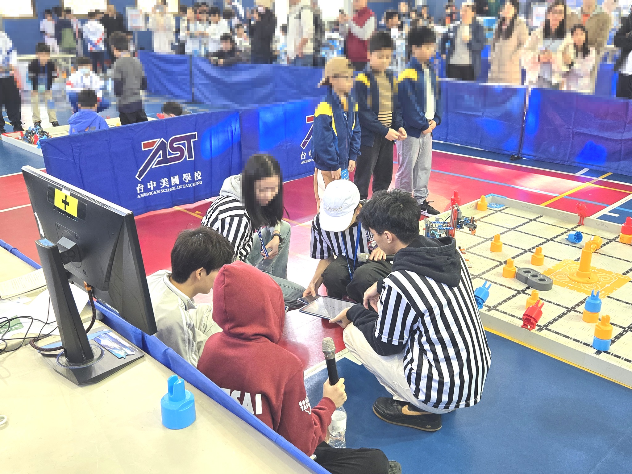剛過去的週末，感謝 AST（台中美國學校）的 VEX IQ 競賽籌備團隊的邀請，