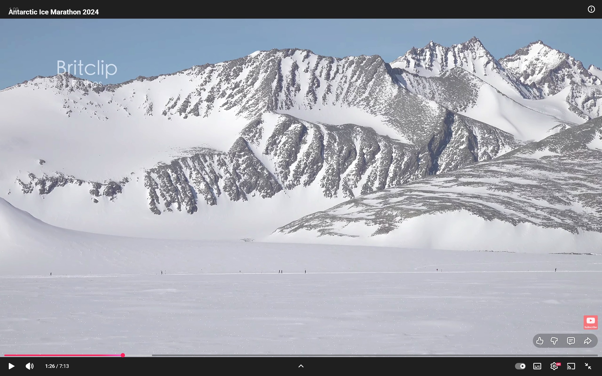 兒子注意到這次我去跑的渣打台北馬，獎牌印錯，